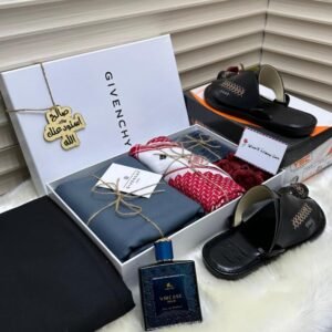 بوكس شتوي ماركه جيفينشي مع عطر